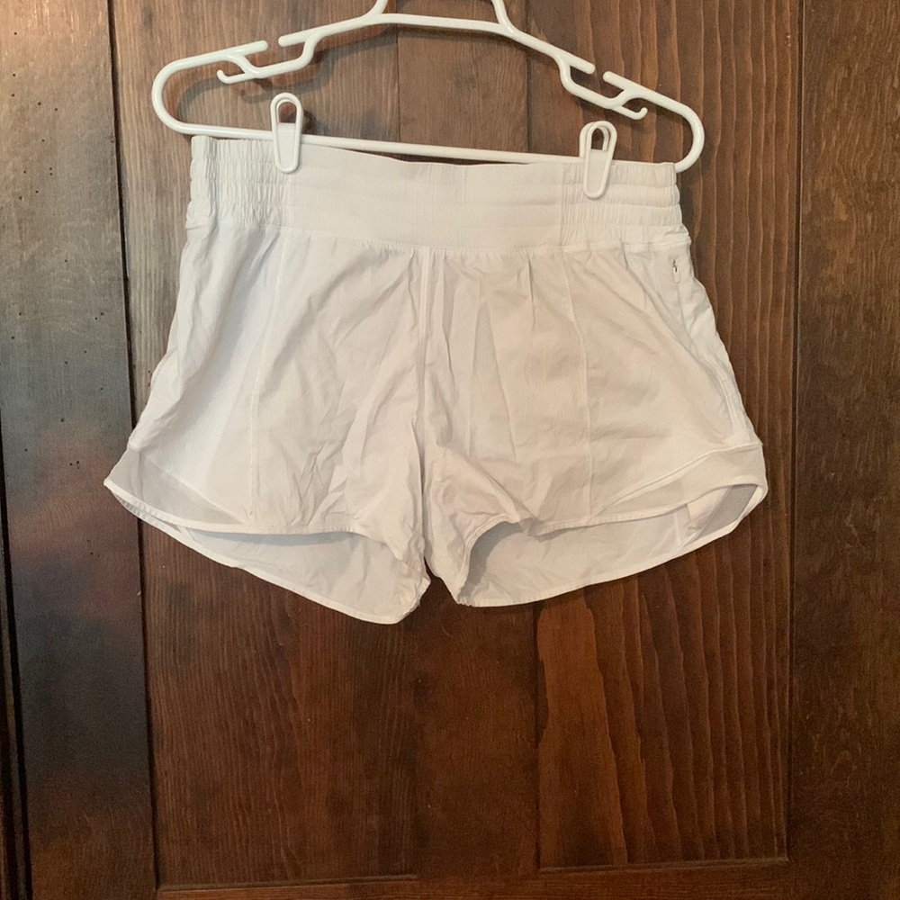 Lululemon 4” High Rise Hotty Hot short
